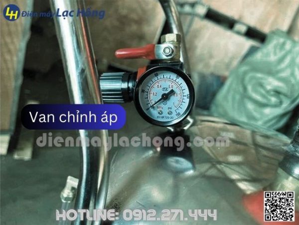 Bình bọt tuyết được trang bị đầy đủ phụ kiện