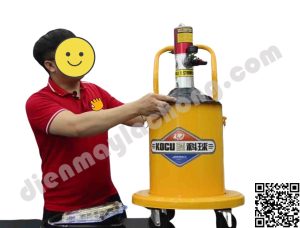 Máy được sơn một lớp chống gỉ để giúp cho bền màu hơn