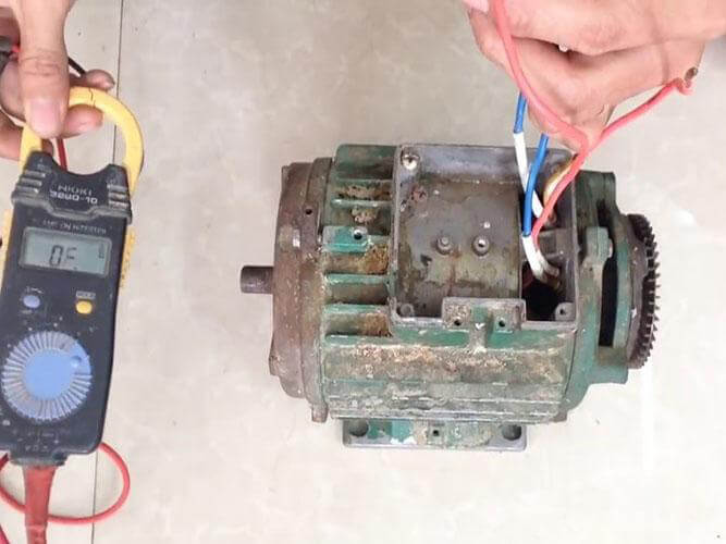 Motor bị kẹt hoặc cháycũng là nguyên nhân gây ra vấn đề này