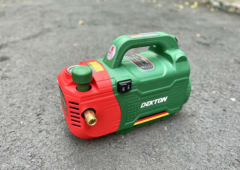 Máy rửa xe nhỏ gọn rất phù hợp ứng dụng trong gia đình
