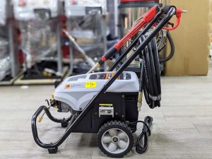 Máy rửa xe máy chuyên nghiệp là thiết bị rất cần thiết cho các tiệm sửa xe